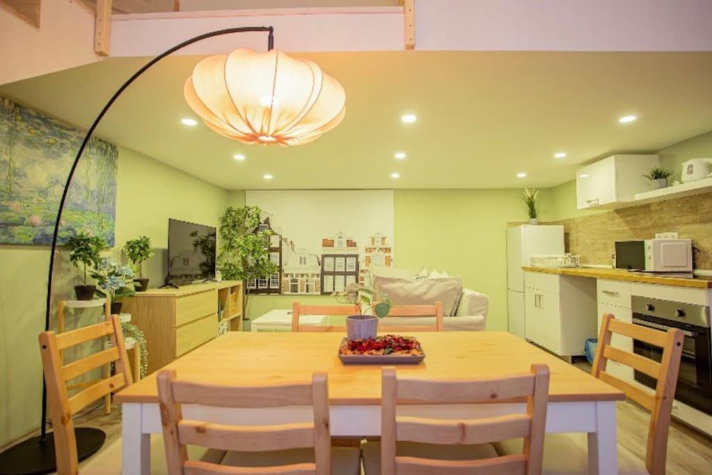 Cosy 2 Bedroom Flat In Akacfa St., Sol Budapest Esterno foto