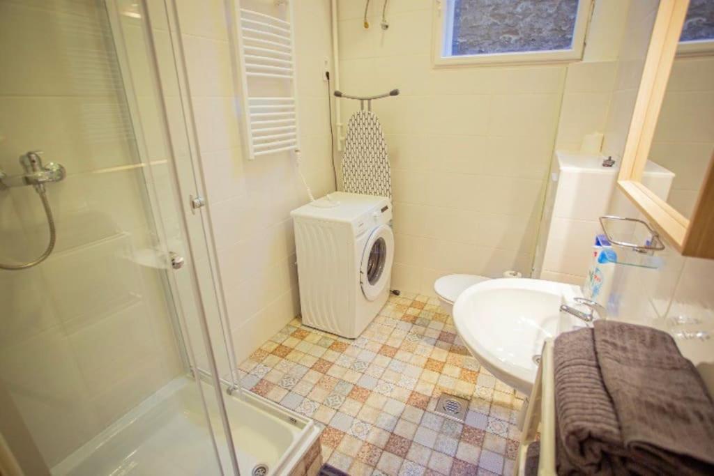 Cosy 2 Bedroom Flat In Akacfa St., Sol Budapest Esterno foto
