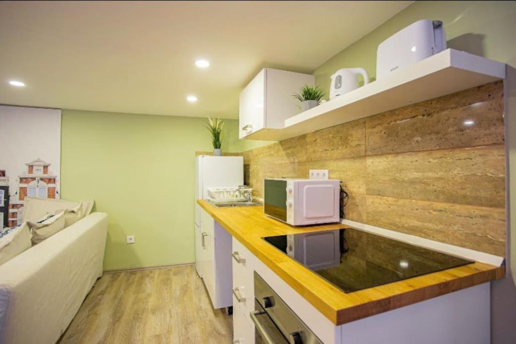 Cosy 2 Bedroom Flat In Akacfa St., Sol Budapest Esterno foto